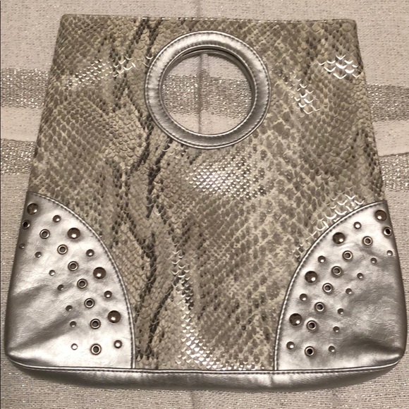 Charlotte Russe Handbags - ☑️NWOT'S C RUSSE SILVER SNAKE BAG☑️
